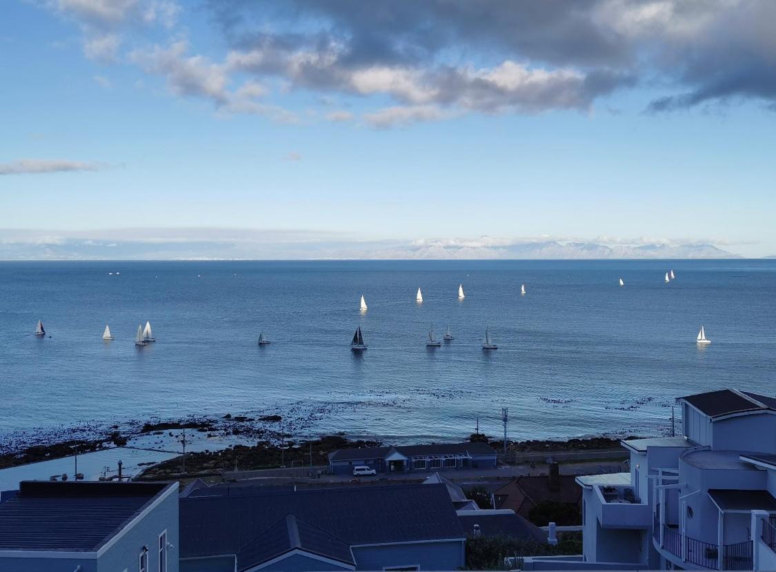 Relax,Revive,Reset & Enjoy The Sounds Of The Sea! Apartment Cape Town Luaran gambar